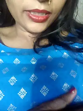 Snapshot of Wifesuman40 chatting on 12/18/24, 04:31 Wifesuman40 online show from 12/18/24, 04:31