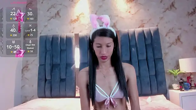 Snapshot of RoseTaylor__ chatting on 01/19/25, 05:48 RoseTaylor online show from 01/19/25, 05:48