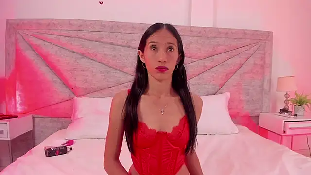 Snapshot of RoseTaylor__ chatting on 02/02/25, 06:04 RoseTaylor online show from 02/02/25, 06:04