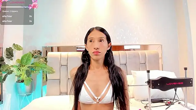 Snapshot of RoseTaylor__ chatting on 09/28/25, 05:02 RoseTaylor online show from 09/28/25, 05:02