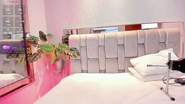 Snapshot of RoseTaylor__ chatting on 11/29/25, 05:21 RoseTaylor online show from 11/29/25, 05:21