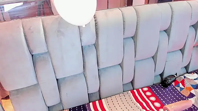 RoseTaylor   online show from 02/15/26, 08:57