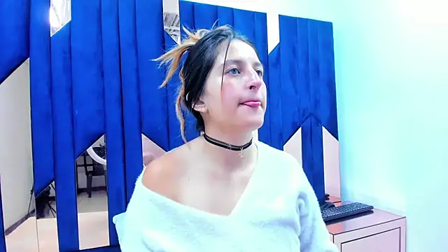 Snapshot of GiaRoussel chatting on 01/04/25, 02:25 GiaRoussel online show from 01/04/25, 02:25