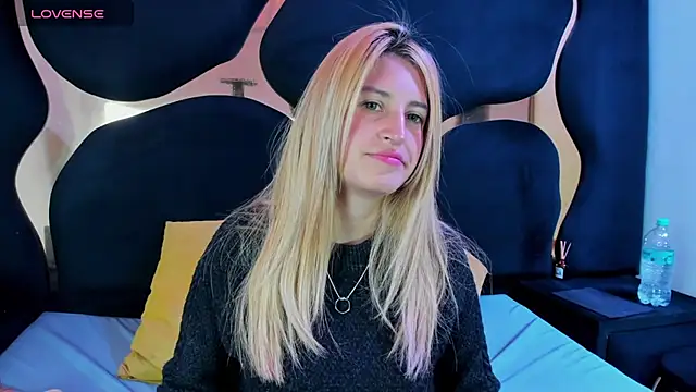 GiaRoussel online show from 02/12/26, 04:02