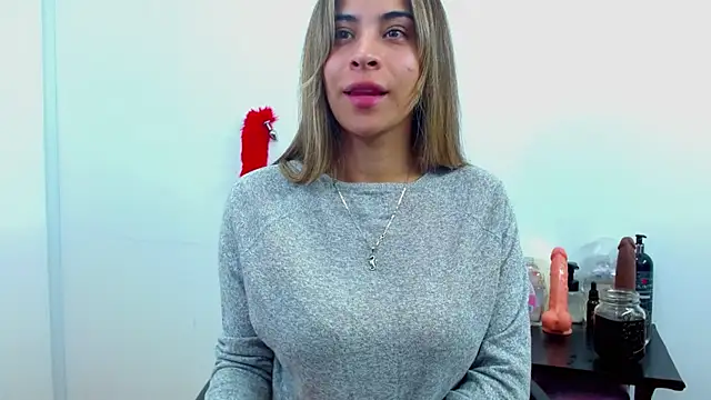 JessicaRabbit04 online show from 01/15/25, 09:20