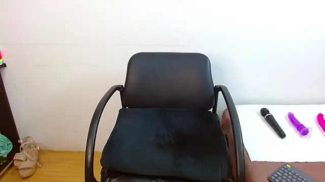 JessicaRabbit04 online show from 02/11/25, 03:08