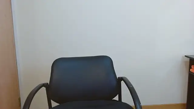 JessicaRabbit04 online show from 03/10/25, 07:10