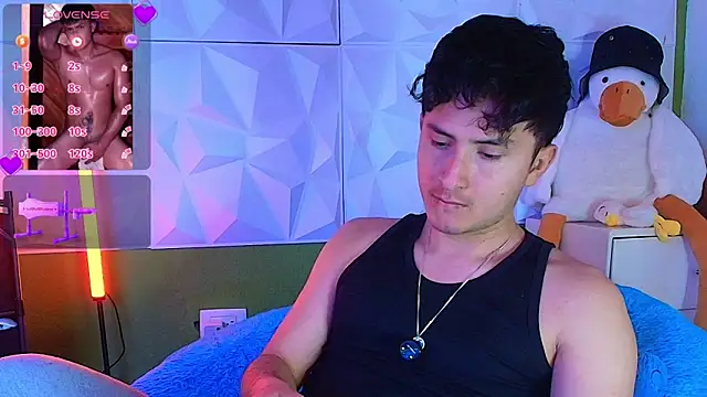 Snapshot of santyago_taylor chatting on 10/07/25, 07:00 santyago taylor online show from 10/07/25, 07:00