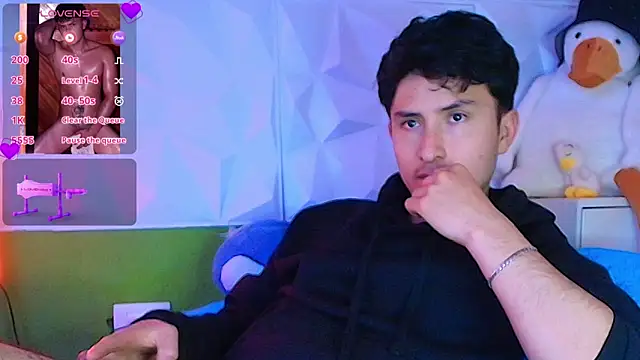 Snapshot of santyago_taylor chatting on 10/08/25, 06:38 santyago taylor online show from 10/08/25, 06:38