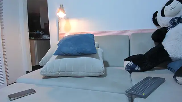 kitty miaa online show from 02/06/26, 04:28