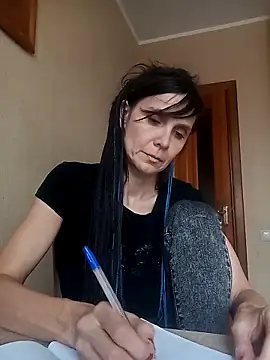 Francenia lolis online show from 10/29/25, 07:43