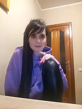 Francenia lolis online show from 11/11/25, 08:31