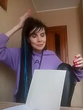 Francenia lolis online show from 11/12/25, 11:54