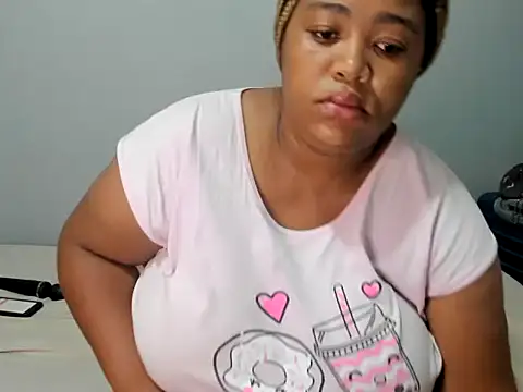 kittydollyx02 online show from 01/15/25, 08:58