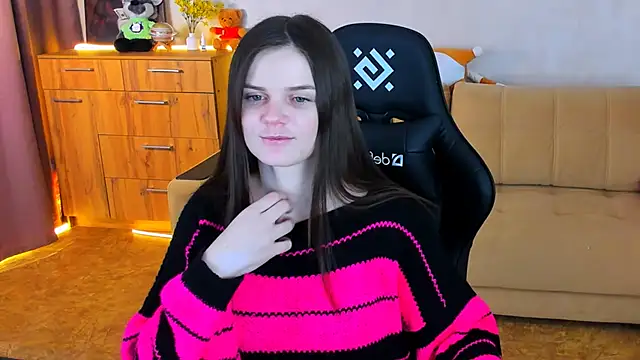 Snapshot of Lora_Cain chatting on 12/09/24, 03:44 Lora Cain online show from 12/09/24, 03:44