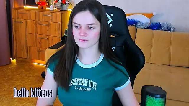 Snapshot of Lora_Cain chatting on 12/14/24, 03:47 Lora Cain online show from 12/14/24, 03:47