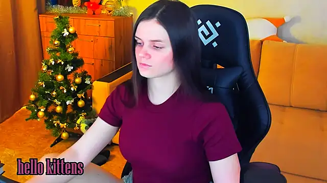 Snapshot of Lora_Cain chatting on 12/20/24, 02:05 Lora Cain online show from 12/20/24, 02:05