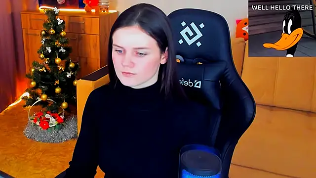 Snapshot of Lora_Cain chatting on 12/22/24, 02:06 Lora Cain online show from 12/22/24, 02:06