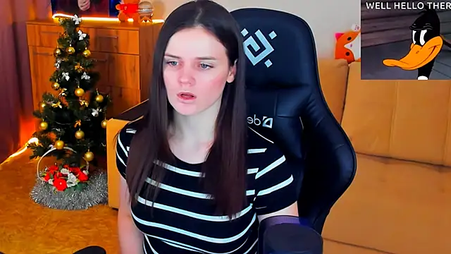 Snapshot of Lora_Cain chatting on 12/22/24, 05:10 Lora Cain online show from 12/22/24, 05:10