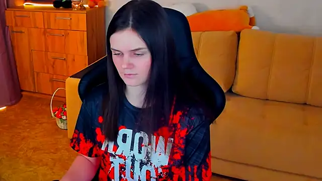 Snapshot of Lora_Cain chatting on 01/06/25, 07:13 Lora Cain online show from 01/06/25, 07:13