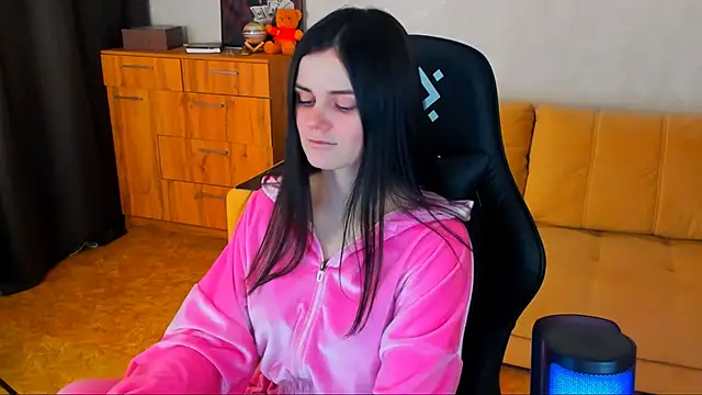 Snapshot of Lora_Cain chatting on 01/13/25, 05:44 Lora Cain online show from 01/13/25, 05:44