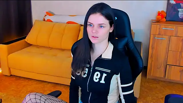 Snapshot of Lora_Cain chatting on 01/17/25, 05:21 Lora Cain online show from 01/17/25, 05:21