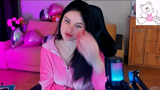 Snapshot of Lora_Cain chatting on 02/22/25, 01:57 Lora Cain online show from 02/22/25, 01:57