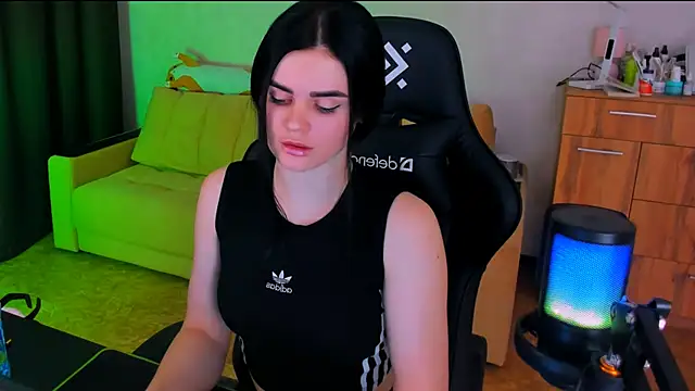 Snapshot of Lora_Cain chatting on 03/05/25, 02:34 Lora Cain online show from 03/05/25, 02:34