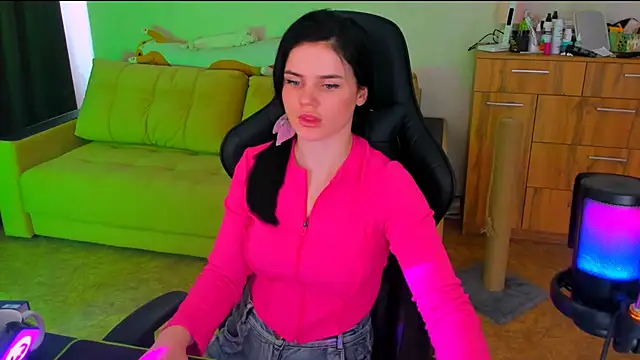 Snapshot of Lora_Cain chatting on 03/10/25, 08:26 Lora Cain online show from 03/10/25, 08:26