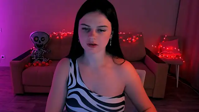 Snapshot of Lora_Cain chatting on 11/05/25, 03:39 Lora Cain online show from 11/05/25, 03:39