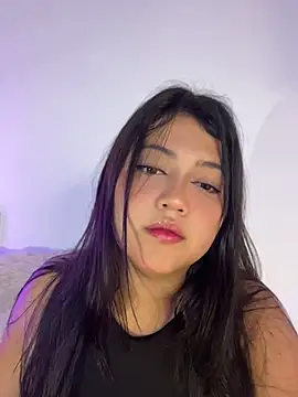 alisson carolina73 online show from 04/18/26, 01:42