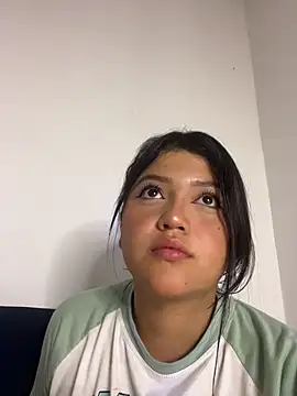 Snapshot of alisson_carolina73 chatting on 05/30/26, 03:25 alisson carolina73 online show from 05/30/26, 03:25