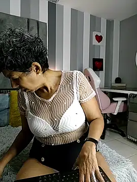 Julianewell online show from 11/28/25, 12:08