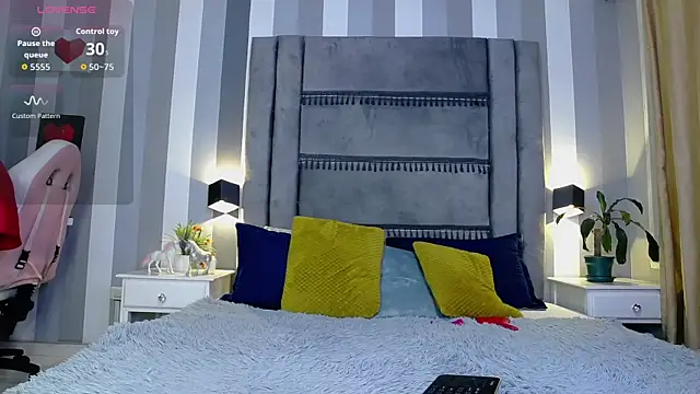 Julianewell online show from 02/11/26, 12:32