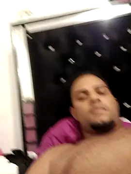 Snapshot of Hotdark chatting on 01/22/25, 06:42 Hotdark online show from 01/22/25, 06:42