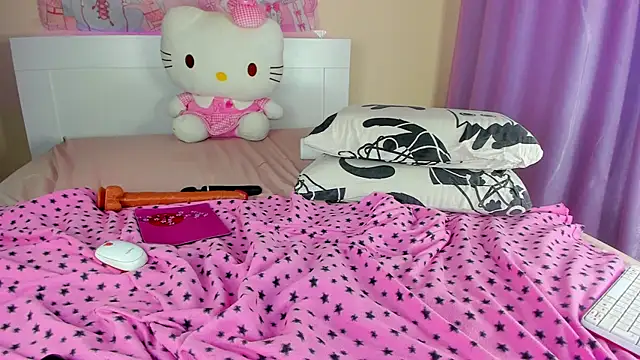 kuraii1  online show from 03/27/26, 08:26