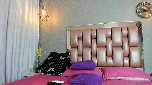 KOURTNEY-- online show from 12/03/25, 02:30