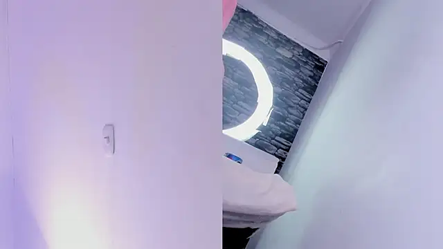 Snapshot of zoe_backer chatting on 11/10/25, 11:31 zoe backer online show from 11/10/25, 11:31