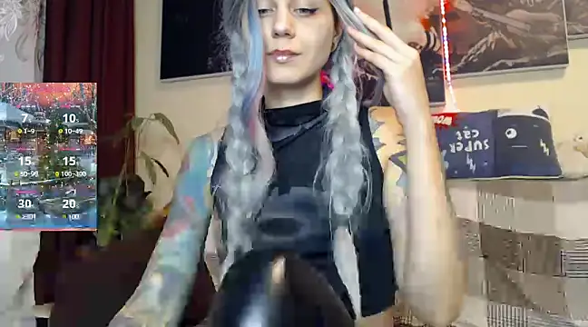 Snapshot of BroadFantasy chatting on 12/17/24, 07:48 BroadFantasy online show from 12/17/24, 07:48