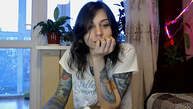 Snapshot of BroadFantasy chatting on 03/15/25, 03:37 BroadFantasy online show from 03/15/25, 03:37