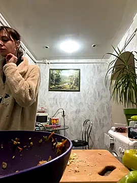 Snapshot of BroadFantasy chatting on 10/19/25, 03:56 BroadFantasy online show from 10/19/25, 03:56