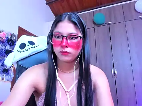  ALLYSON18  online show from 10/15/25, 11:32