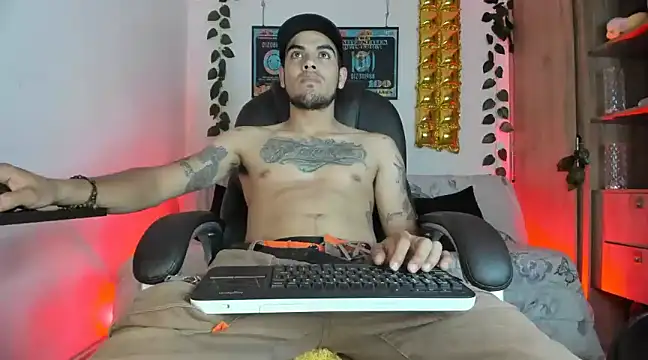 Snapshot of mikee_scooth chatting on 01/12/25, 10:12 mikee scooth online show from 01/12/25, 10:12