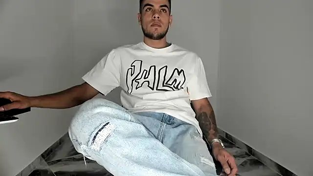 mikee scooth online show from 11/18/25, 04:33