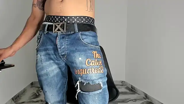 mikee scooth online show from 12/18/25, 07:31