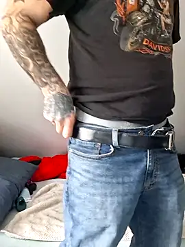 Snapshot of PNTlooker256 chatting on 02/19/26, 06:15 PNTlooker256 online show from 02/19/26, 06:15