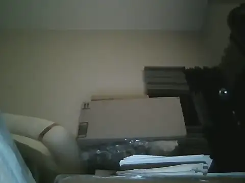 Snapshot of BigDcrizz chatting on 10/19/25, 04:51 BigDcrizz online show from 10/19/25, 04:51