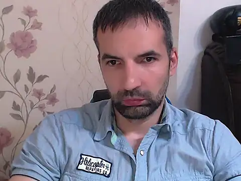 Snapshot of Leo_1617 chatting on 07/13/26, 07:27 Leo 1617 online show from 07/13/26, 07:27