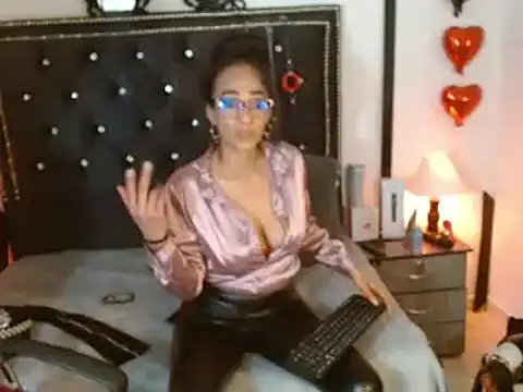 Snapshot of SamaraMartinez chatting on 03/21/25, 07:35 SamaraMartinez online show from 03/21/25, 07:35