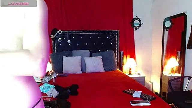 Snapshot of SamaraMartinez chatting on 09/19/25, 09:32 SamaraMartinez online show from 09/19/25, 09:32